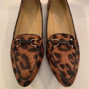 Women’s Talbots Loafer flat in 9M
